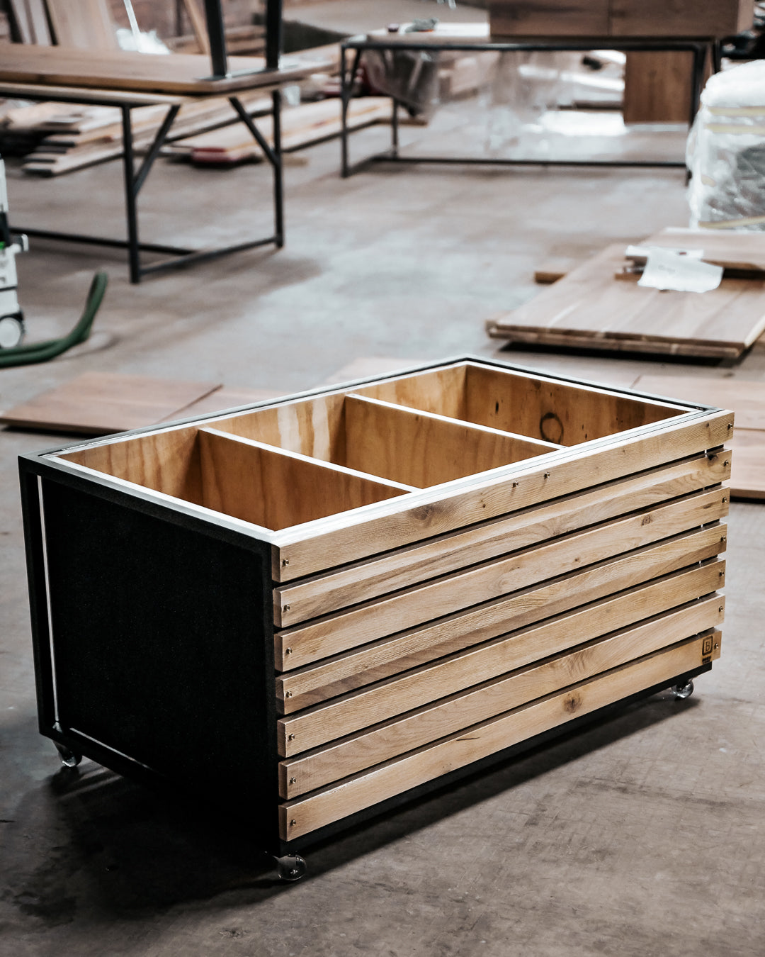 Bark and Steel Braai Box